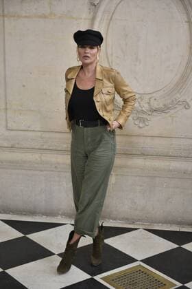 216031 Valentin Paoli Starface 2017-03-03 Paris France Paris Fashion Week. Defile PAP Automne-hiver 2017 DIOR. Arrivees. Paris Fashion Week. Arrivals at Dior Show. Moss, Kate  Copyright: xValentinxPaolix xStarfacex STAR_216031_125