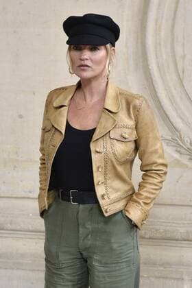 216031 Valentin Paoli Starface 2017-03-03 Paris France Paris Fashion Week. Defile PAP Automne-hiver 2017 DIOR. Arrivees. Paris Fashion Week. Arrivals at Dior Show. Moss, Kate  Copyright: xValentinxPaolix xStarfacex STAR_216031_126