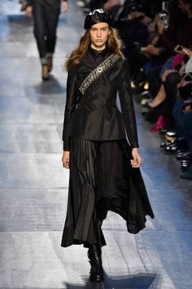 (170303) -- PARIS, March 3, 2017 -- A model presents a creation of Christian Dior during the Women s Ready-to-Wear Fall Winter 2017 2018 fashion week in Paris, France, on March 3, 2017. ) FRANCE-PARIS-FASHION WEEK-CHRISTIAN DIOR PieroxBiasion 