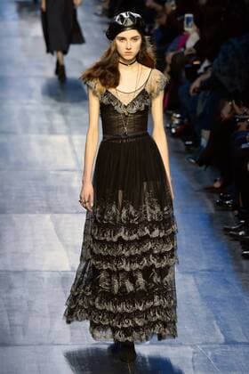 (170303) -- PARIS, March 3, 2017 -- A model presents a creation of Christian Dior during the Women s Ready-to-Wear Fall Winter 2017 2018 fashion week in Paris, France, on March 3, 2017. ) FRANCE-PARIS-FASHION WEEK-CHRISTIAN DIOR PieroxBiasion 