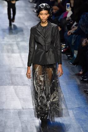 (170303) -- PARIS, March 3, 2017 -- A model presents a creation of Christian Dior during the Women s Ready-to-Wear Fall Winter 2017 2018 fashion week in Paris, France, on March 3, 2017. ) FRANCE-PARIS-FASHION WEEK-CHRISTIAN DIOR PieroxBiasion 