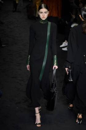 A model presents a creation of Loewe during the Women s Ready-to-Wear Fall Winter 2017 2018 fashion week in Paris, France, on March 3, 2017. ) (yy) FRANCE-PARIS-FASHION WEEK-LOEWE PieroxBiasion 