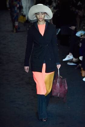 A model presents a creation of Loewe during the Women s Ready-to-Wear Fall Winter 2017 2018 fashion week in Paris, France, on March 3, 2017. ) (yy) FRANCE-PARIS-FASHION WEEK-LOEWE PieroxBiasion 