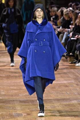 A model presents a creation of Issey Miyake during the Women s Ready-to-Wear Fall Winter 2017 2018 fashion week in Paris, France, on March 3, 2017.)(yy) FRANCE-PARIS-FASHION WEEK-ISSEY MIYAKE PieroxBiasion 