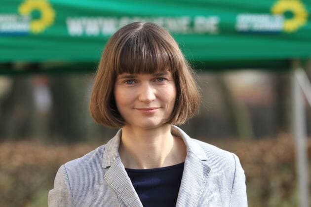 Landeparteitag der Bündnis-Grünen am Sonnabend (04.03.2017) im Bürgerhaus der Barlachstadt Güstrow (Landkreis Rostock). Bei der Veranstaltung diskutierten im Verlauf des Tages die rund 100 Delegierten der Partei BÜNDNIS 90 DIE GRÜNEN unter andrem über den Kohleausstieg, die Neu-Ordnung der EU-Agrarsubventionen und einen Abschiebestopp nach Afghanistan. Dazu stand die Wahl der Landesliste zur Bundestagswahl im Mittelpunkt der Veranstaltung. Im Bild. Claudia Müller Kandidatin für den Listenplatz 1