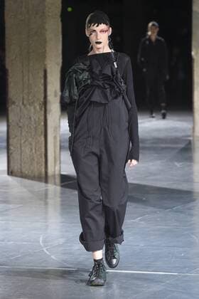216043 Marineau Starface 2017-03-02 Paris France Paris Fashion Week. Defile PAP Automne-hiver 2017.Yohji YAMAMOTO. Yohji Yamamoto , autumn-winter 2017 Paris, France Editorial use only  Copyright: xMarineaux STAR_216043_018