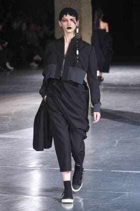 216043 Marineau Starface 2017-03-02 Paris France Paris Fashion Week. Defile PAP Automne-hiver 2017.Yohji YAMAMOTO. Yohji Yamamoto , autumn-winter 2017 Paris, France Editorial use only  Copyright: xMarineaux STAR_216043_035