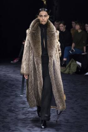 216044 Marineau Starface 2017-03-02 Paris France Paris Fashion Week. Defile PAP Automne-hiver 2017. LOEWE. Loewe , autumn-winter 2017 Paris, France Editorial use only  Copyright: xMarineaux STAR_216044_005