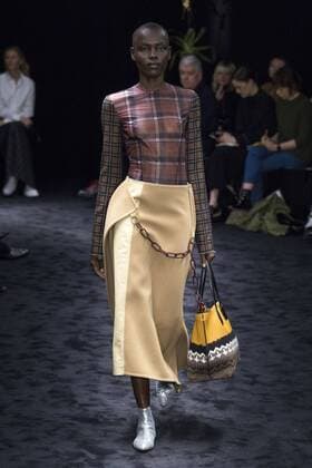 216044 Marineau Starface 2017-03-02 Paris France Paris Fashion Week. Defile PAP Automne-hiver 2017. LOEWE. Loewe , autumn-winter 2017 Paris, France Editorial use only  Copyright: xMarineaux STAR_216044_038