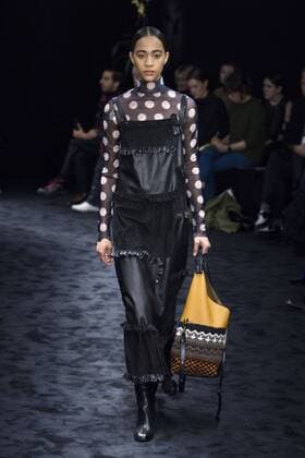 216044 Marineau Starface 2017-03-02 Paris France Paris Fashion Week. Defile PAP Automne-hiver 2017. LOEWE. Loewe , autumn-winter 2017 Paris, France Editorial use only  Copyright: xMarineaux STAR_216044_042