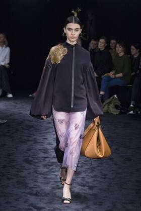 216044 Marineau Starface 2017-03-02 Paris France Paris Fashion Week. Defile PAP Automne-hiver 2017. LOEWE. Loewe , autumn-winter 2017 Paris, France Editorial use only  Copyright: xMarineaux STAR_216044_043