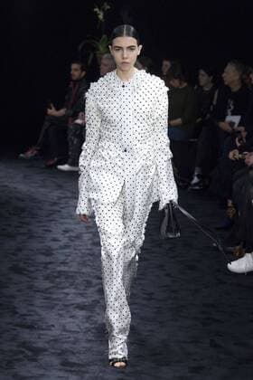 216044 Marineau Starface 2017-03-02 Paris France Paris Fashion Week. Defile PAP Automne-hiver 2017. LOEWE. Loewe , autumn-winter 2017 Paris, France Editorial use only  Copyright: xMarineaux STAR_216044_045