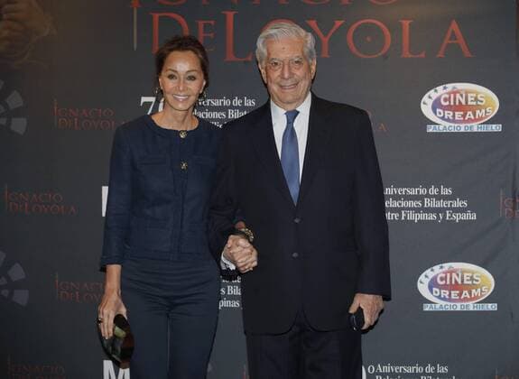 Peruvian Nobel Literature Prize laureate Mario Vargas Llosa (R) and his partner Isabel Preysler (L) pose as they arrive to the premiere of the film Ignacio de Loyola in Madrid, Spain, 04 March 2017. PREMIERE OF THE FILM IGNACIO DE LOYOLA !ACHTUNG: NUR REDAKTIONELLE NUTZUNG!  Copyright: xJUANJOxMARTINx GRA428 20170304-636242677526545302