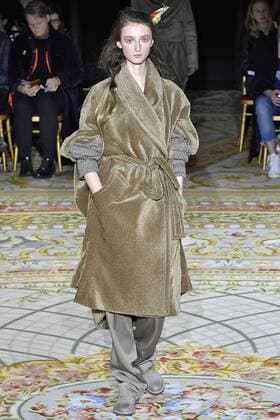 . 04 03 2017. Paris, France. Vivienne Westwood show at Paris Fashion Week for Autumn Winter 2017.  xi-Imagesx IIM-14575-0083