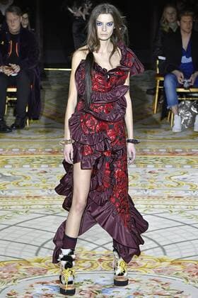 . 04 03 2017. Paris, France. Vivienne Westwood show at Paris Fashion Week for Autumn Winter 2017.  xi-Imagesx IIM-14575-0124