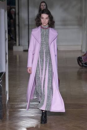 216077 Marineau Starface 2017-03-05 Paris France Paris Fashion Week. Defile PAP Automne-hiver 2017. VALENTINO. Valentino , autumn-winter 2017 Paris, France Editorial use only  Copyright: xMarineaux STAR_216077_003