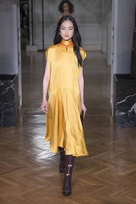 Bilder des Tages 216077 Marineau Starface 2017-03-05 Paris France Paris Fashion Week. Defile PAP Automne-hiver 2017. VALENTINO. Valentino , autumn-winter 2017 Paris, France Editorial use only  Copyright: xMarineaux STAR_216077_008