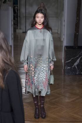 216077 Marineau Starface 2017-03-05 Paris France Paris Fashion Week. Defile PAP Automne-hiver 2017. VALENTINO. Valentino , autumn-winter 2017 Paris, France Editorial use only  Copyright: xMarineaux STAR_216077_015