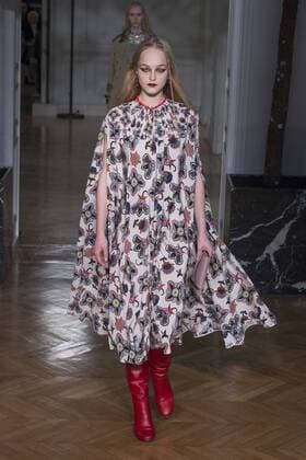 216077 Marineau Starface 2017-03-05 Paris France Paris Fashion Week. Defile PAP Automne-hiver 2017. VALENTINO. Valentino , autumn-winter 2017 Paris, France Editorial use only  Copyright: xMarineaux STAR_216077_016