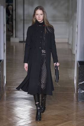 216077 Marineau Starface 2017-03-05 Paris France Paris Fashion Week. Defile PAP Automne-hiver 2017. VALENTINO. Valentino , autumn-winter 2017 Paris, France Editorial use only  Copyright: xMarineaux STAR_216077_019