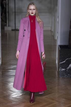 Bilder des Tages 216077 Marineau Starface 2017-03-05 Paris France Paris Fashion Week. Defile PAP Automne-hiver 2017. VALENTINO. Valentino , autumn-winter 2017 Paris, France Editorial use only  Copyright: xMarineaux STAR_216077_029