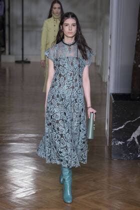 216077 Marineau Starface 2017-03-05 Paris France Paris Fashion Week. Defile PAP Automne-hiver 2017. VALENTINO. Valentino , autumn-winter 2017 Paris, France Editorial use only  Copyright: xMarineaux STAR_216077_032