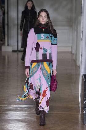 216077 Marineau Starface 2017-03-05 Paris France Paris Fashion Week. Defile PAP Automne-hiver 2017. VALENTINO. Valentino , autumn-winter 2017 Paris, France Editorial use only  Copyright: xMarineaux STAR_216077_040