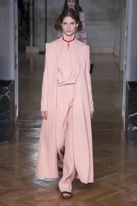 216077 Marineau Starface 2017-03-05 Paris France Paris Fashion Week. Defile PAP Automne-hiver 2017. VALENTINO. Valentino , autumn-winter 2017 Paris, France Editorial use only  Copyright: xMarineaux STAR_216077_047
