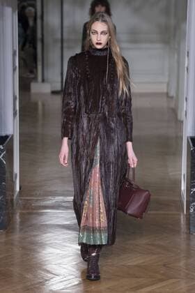 216077 Marineau Starface 2017-03-05 Paris France Paris Fashion Week. Defile PAP Automne-hiver 2017. VALENTINO. Valentino , autumn-winter 2017 Paris, France Editorial use only  Copyright: xMarineaux STAR_216077_050