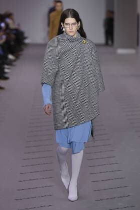 216074 Marineau Starface 2017-03-05 Paris France Paris Fashion Week. Defile PAP Automne-hiver 2017. BALENCIAGA. Balenciaga , autumn-winter 2017 Paris, France Editorial use only  Copyright: xMarineaux STAR_216074_001