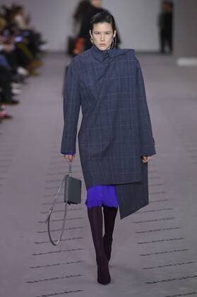 216074 Marineau Starface 2017-03-05 Paris France Paris Fashion Week. Defile PAP Automne-hiver 2017. BALENCIAGA. Balenciaga , autumn-winter 2017 Paris, France Editorial use only  Copyright: xMarineaux STAR_216074_004