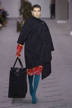 216074 Marineau Starface 2017-03-05 Paris France Paris Fashion Week. Defile PAP Automne-hiver 2017. BALENCIAGA. Balenciaga , autumn-winter 2017 Paris, France Editorial use only  Copyright: xMarineaux STAR_216074_005