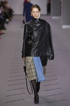 216074 Marineau Starface 2017-03-05 Paris France Paris Fashion Week. Defile PAP Automne-hiver 2017. BALENCIAGA. Balenciaga , autumn-winter 2017 Paris, France Editorial use only  Copyright: xMarineaux STAR_216074_010