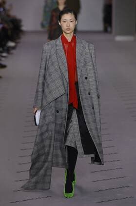 216074 Marineau Starface 2017-03-05 Paris France Paris Fashion Week. Defile PAP Automne-hiver 2017. BALENCIAGA. Balenciaga , autumn-winter 2017 Paris, France Editorial use only  Copyright: xMarineaux STAR_216074_032