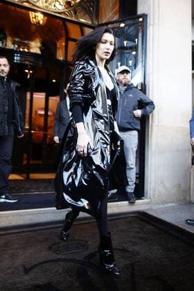 Bilder des Tages March 5, 2017 - Paris, France - Bella Hadid seen arriving Chanel store in Paris, France, on March 5, 2017. Paris France  - ZUMAn230 20170305_zaa_n230_301 Copyright: xMehdixTaamallahx