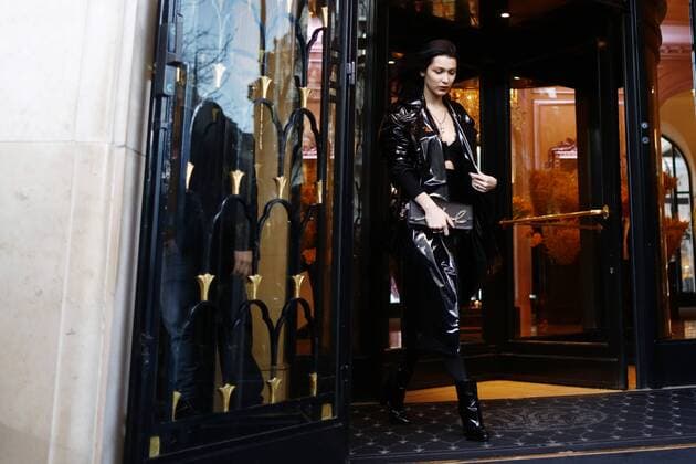 March 5, 2017 - Paris, France - Bella Hadid seen arriving Chanel store in Paris, France, on March 5, 2017. Paris France  - ZUMAn230 20170305_zaa_n230_305 Copyright: xMehdixTaamallahx