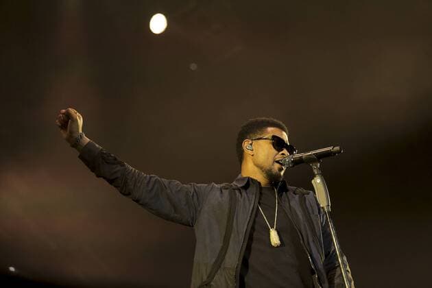 March 5, 2017 - Okeechobee, FL, USA - Usher performs with The Roots at Okeechobee Music and Arts Festival on Saturday, March 4, 2017. Okeechobee USA - ZUMAm67_ 20170305_zaf_m67_013 Copyright: xRandyxVazquezx