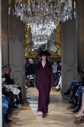 PARIS, March 5, 2017 -- A model presents a creation of John Galliano during the Women s Ready-to-Wear Fall Winter 2017 2018 fashion week in Paris, France, on March 5, 2017. ) (hy) FRANCE-PARIS-FASHION WEEK-JOHN GALLIANO PieroxBiasion 