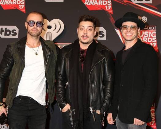 LOS ANGELES - MAR 5: Joey Lawrence, Andrew Lawrence, Matthew Lawrence at the 2017 iHeart Music Awards at Forum on March 5, 2017 in Los Angeles, CA  Copyright: xKathyxHutchinsx xIPAx xHutchinsxPhotox