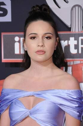 March 5, 2017 - Inglewood, CA, United States - 05 March 2017 - Inglewood, California - Bea Miller. 2017 iHeartRadio Music Awards held at The Forum in Inglewood. Photo Credit: AdMedia Inglewood United States - ZUMAa123 20170305_zaa_a123_236 Copyright: xBirdiexThompsonx