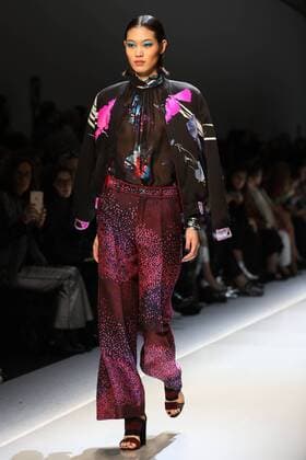 A model takes to the catwalk during the presentation of Leonard Paris show as part of the Fall-Winter 2017-18 Paris Fashion Week on March 6, 2017.  PAR20170306112 MAYAxVIDON-WHITE