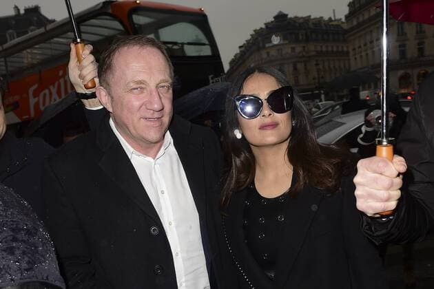 Salma Hayek et Francois Henri Pinault CELEBRITES : Arrivees du Defile Stella McCartney - Paris - 06 03 2017 JBAutissier Panoramic 