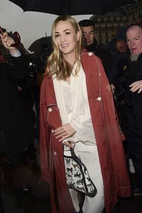 Carmen Jorda CELEBRITES : Arrivees du Defile Stella McCartney - Paris - 06 03 2017 JBAutissier Panoramic 