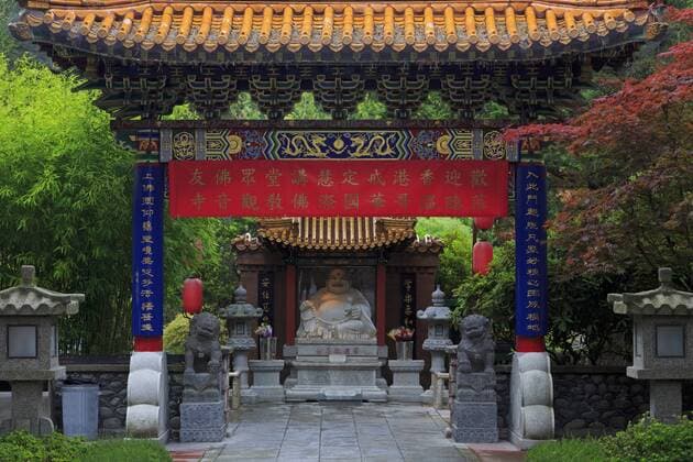 International Buddhist Temple, Richmond, Vancouver, British Columbia, Canada, North America Copyright: RichardxCummins 776-4808