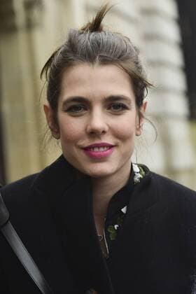 Charlotte Casiraghi CELEBRITES : Arrivees du Defile Giambattista Valli - Paris - 06 03 2017 JBAutissier Panoramic 