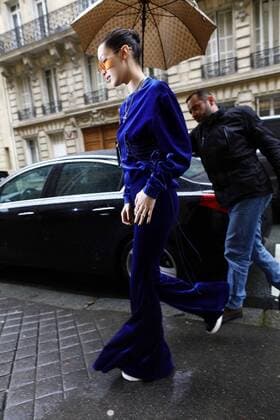 March 6, 2017 - Paris, France - Super Model Bella Hadid seen arriving at a building in Paris, France, on March 6, 2017. Paris France  - ZUMAn230 20170306_zaa_n230_084 Copyright: xMehdixTaamallahx