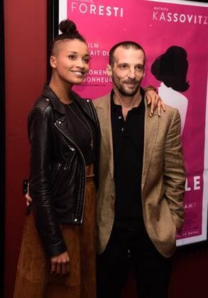 Mathieu Kassovitz und Frau CELEBRITES : Premiere Filmpremiere DE PLUS BELLE - Paris - 06 03 2017 FedericoPestellini Panoramic 