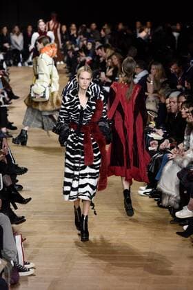 PARIS, March 6, 2017 -- Models present creations of Japanese brand Sacai during the Women s Ready-to-Wear Fall Winter 2017 2018 fashion week in Paris, France, on March 6, 2017. )(zcc) FRANCE-PARIS-FASHION WEEK-SACAI PieroxBiasion 
