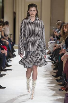 216111 Marineau Starface 2017-03-06 Paris France Paris Fashion Week. Defile PAP automne-hiver. Giambattita Valli. Giambattista Valli , autumn-winter 2017 Paris, France Paris fashion week. Parade PAP Autumn-Winter 2017. Giambattista Valli. Editorial use only _sans_perso  Copyright: xMarineaux STAR_216111_001