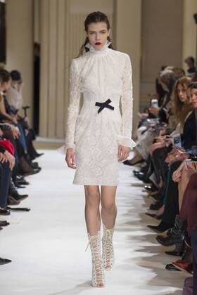 216111 Marineau Starface 2017-03-06 Paris France Paris Fashion Week. Defile PAP automne-hiver. Giambattita Valli. Giambattista Valli , autumn-winter 2017 Paris, France Paris fashion week. Parade PAP Autumn-Winter 2017. Giambattista Valli. Editorial use only _sans_perso  Copyright: xMarineaux STAR_216111_002